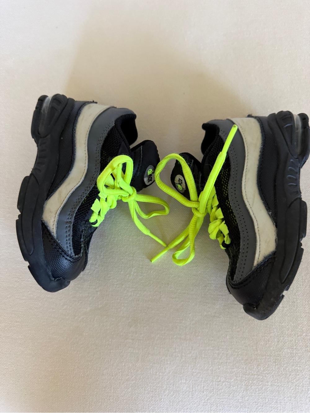 Nike Air Max 95 TD sneakers in a "Black Volt" colorway size 7C - Picture 4 of 11